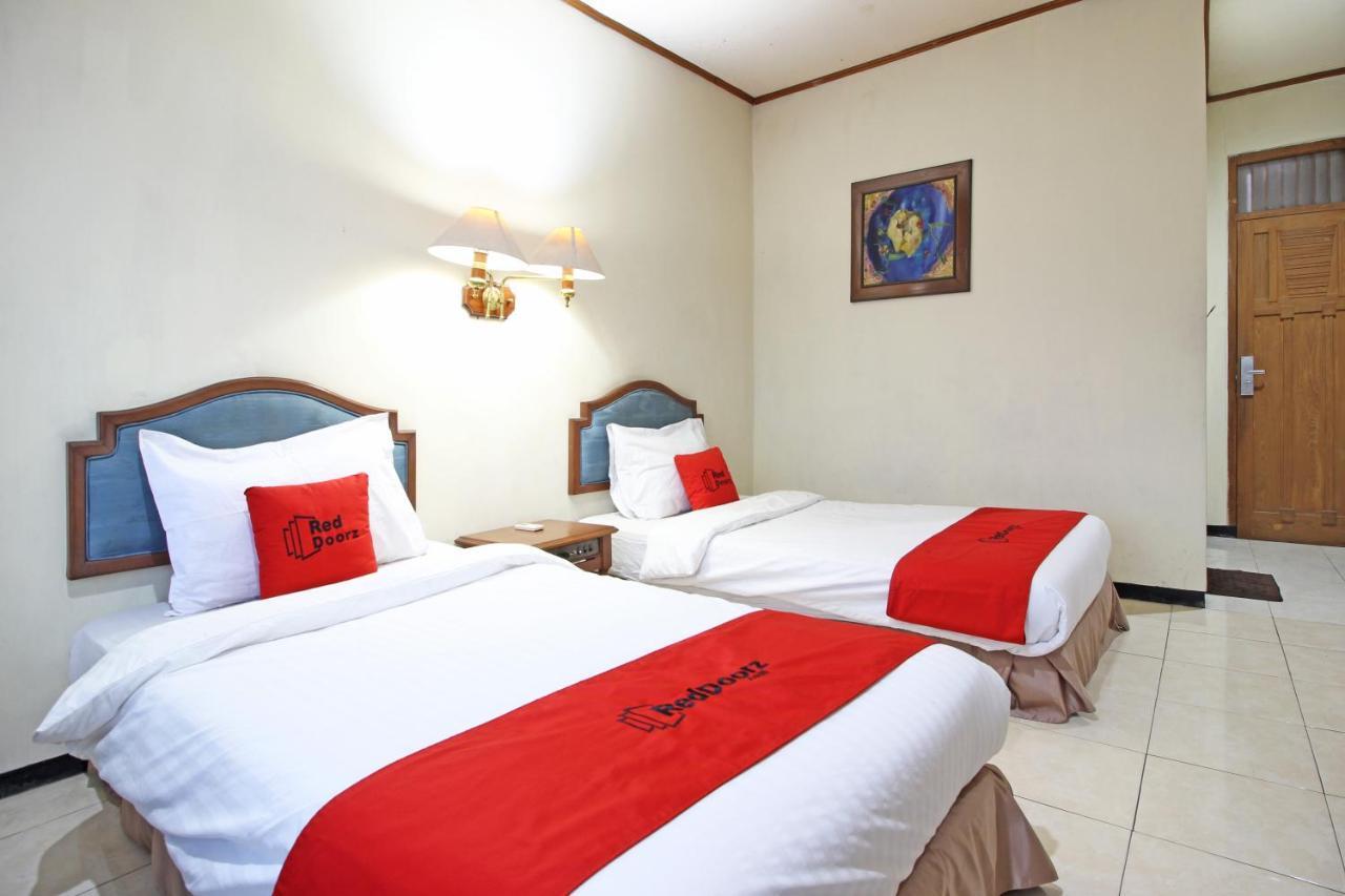เรดดอร์ซ เนียร์ มาลิโอโบโร ตูกู สเตชั่น ยอกยา Hotel ยอกยาการ์ตา ภายนอก รูปภาพ