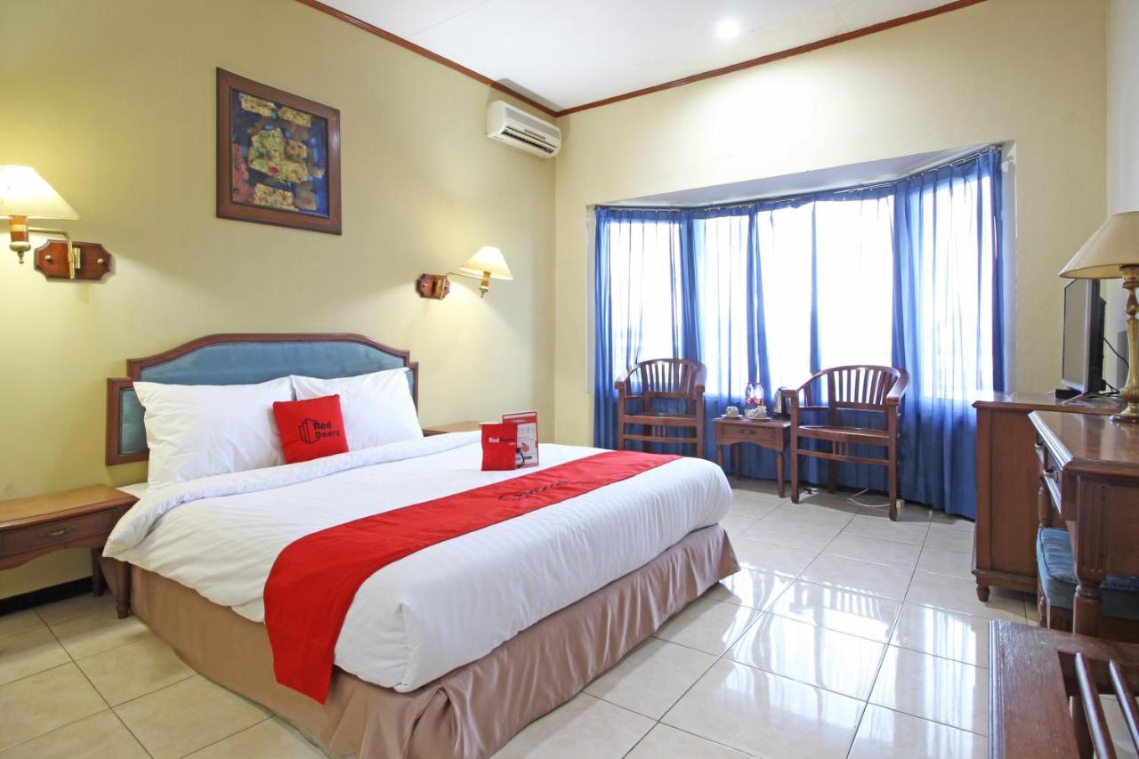เรดดอร์ซ เนียร์ มาลิโอโบโร ตูกู สเตชั่น ยอกยา Hotel ยอกยาการ์ตา ภายนอก รูปภาพ