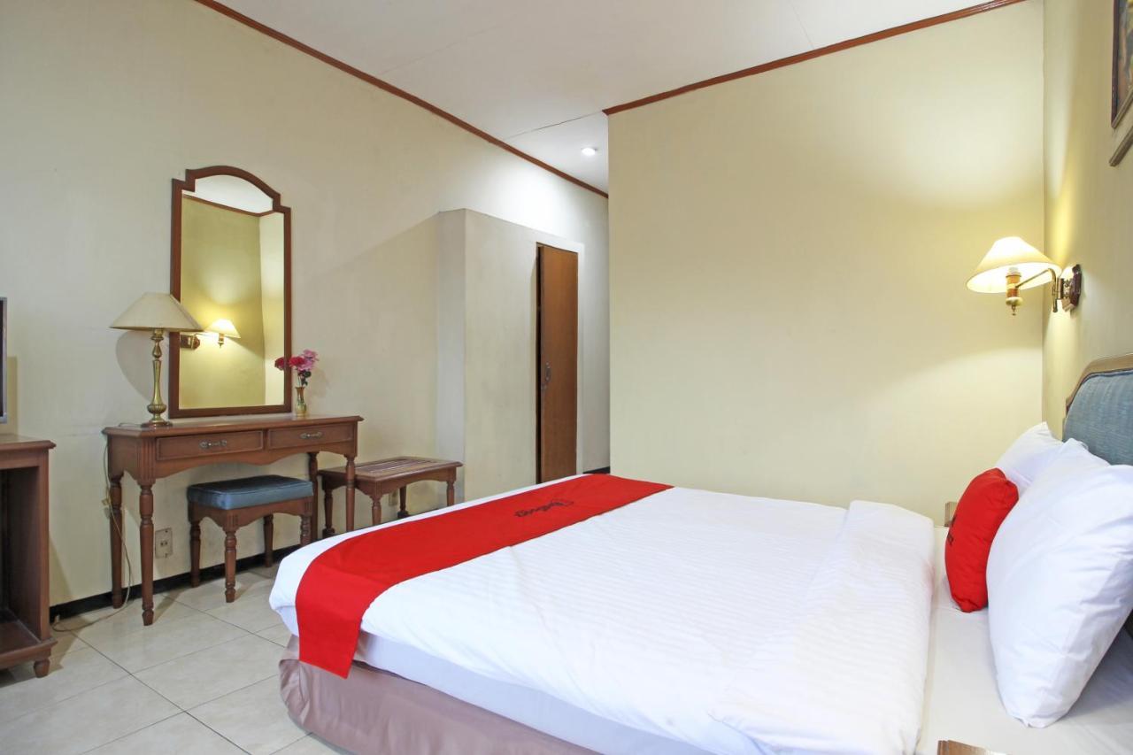 เรดดอร์ซ เนียร์ มาลิโอโบโร ตูกู สเตชั่น ยอกยา Hotel ยอกยาการ์ตา ภายนอก รูปภาพ