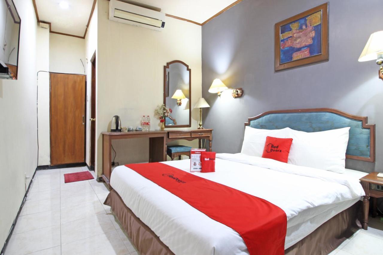 เรดดอร์ซ เนียร์ มาลิโอโบโร ตูกู สเตชั่น ยอกยา Hotel ยอกยาการ์ตา ภายนอก รูปภาพ